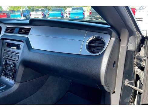 Used 2013 Ford Mustang Premium RWD image 17