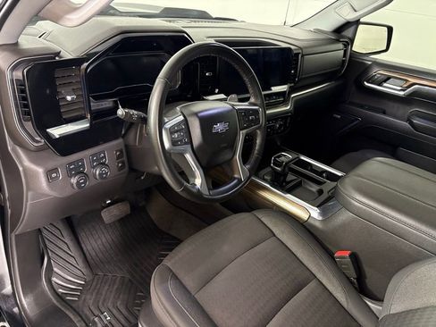 Used 2024 Chevrolet Silverado 1500 LT Trail Boss w/ Convenience Package II AWD/4WD image 22