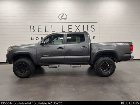 Used 2017 Toyota Tacoma TRD Off-Road w/ Tow Package (A/T) AWD/4WD image 8