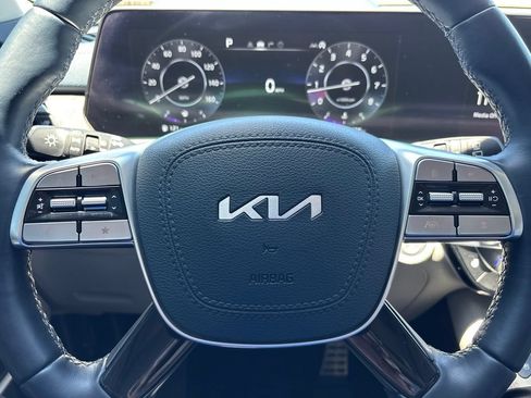 Used 2024 Kia Telluride SX w/ Towing Package AWD/4WD image 25