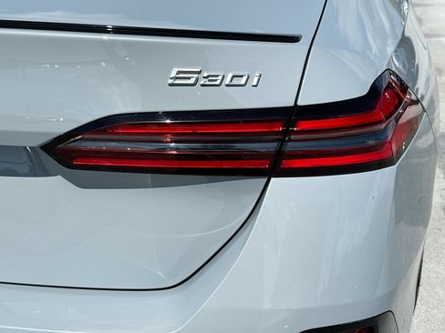Used 2025 BMW 530i w/ M Sport Package RWD image 32
