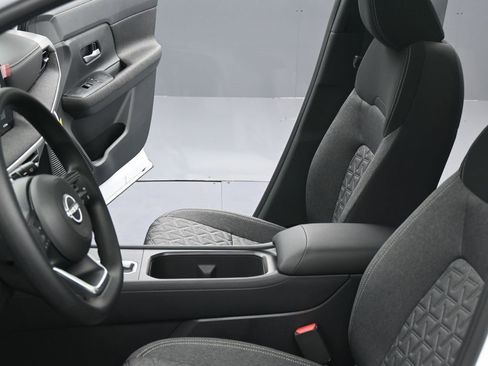New 2026 Nissan Kicks SV w/ SV Premium Package AWD/4WD image 17