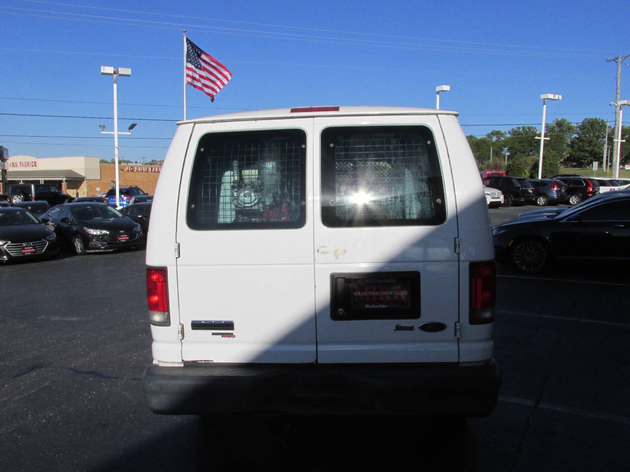 Used 2014 Ford E-350 and Econoline 350 Super Duty RWD image 3