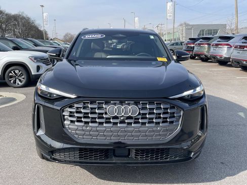 Used 2025 Audi Q5 Premium w/ Convenience Package image 2