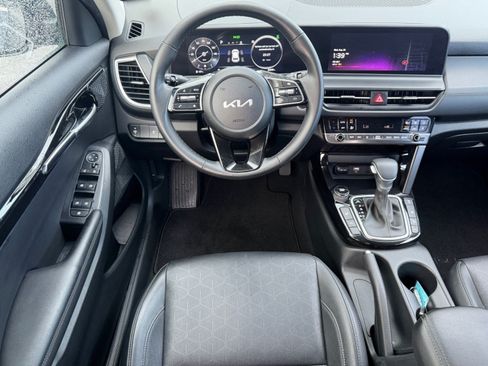 Certified 2025 Kia Seltos EX AWD/4WD image 20