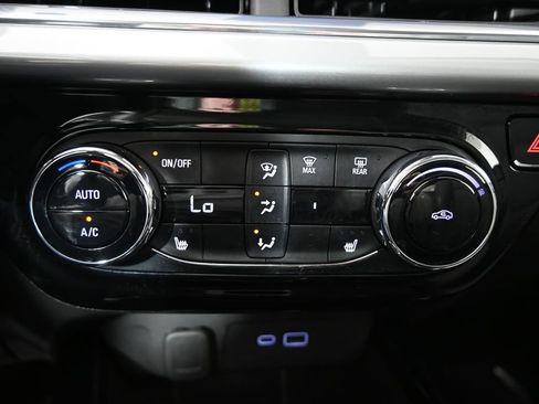 Used 2024 Chevrolet Trax LT w/ Driver Confidence Package FWD image 29