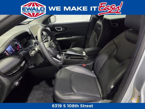 New 2026 Jeep Compass Limited image 5