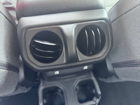 Used 2025 Jeep Wrangler Unlimited Sport AWD/4WD image 22