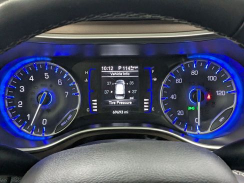 Certified 2023 Chrysler Voyager LX FWD image 14