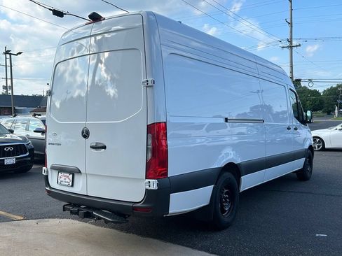 Used 2025 Mercedes-Benz Sprinter 2500 image 7