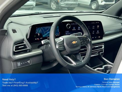 Used 2025 Chevrolet Traverse LT AWD/4WD image 6