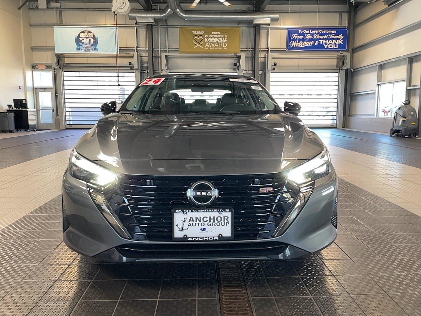 Used 2024 Nissan Sentra SR w/ SR Premium Package FWD image 2