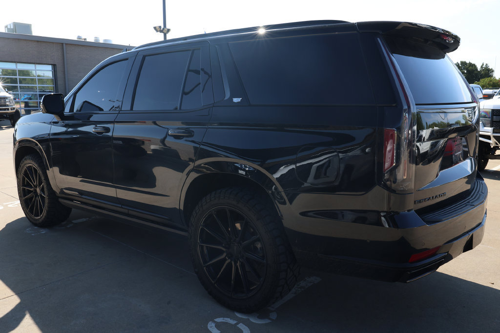 Used 2023 Cadillac Escalade Sport w/ LPO, ONYX Package AWD/4WD image 7