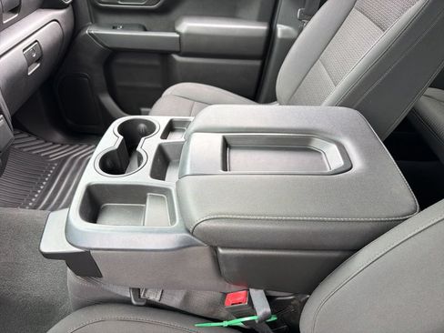 Used 2022 Chevrolet Silverado 2500 Custom w/ Custom Convenience Package AWD/4WD image 13