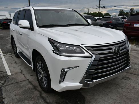 Used 2019 Lexus LX 570 4WD w/ Luxury Package image 4