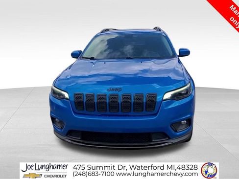 Used 2020 Jeep Cherokee Latitude Plus AWD/4WD image 3