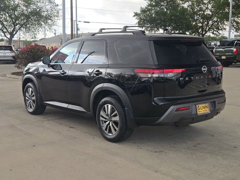 New 2026 Nissan Pathfinder SL FWD image 4