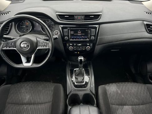 Used 2020 Nissan Rogue SV image 4