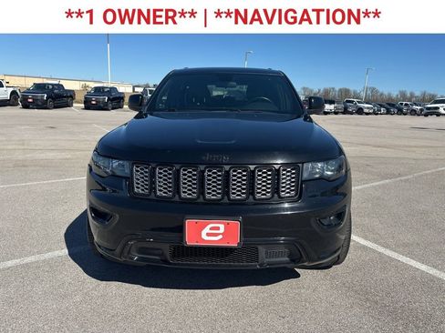 Used 2021 Jeep Grand Cherokee Laredo X image 2
