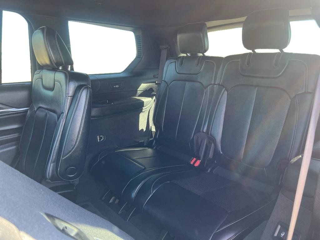Used 2021 Jeep Grand Cherokee L Overland w/ Luxury Tech Group IV AWD/4WD image 8