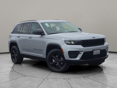 Used 2023 Jeep Grand Cherokee Altitude