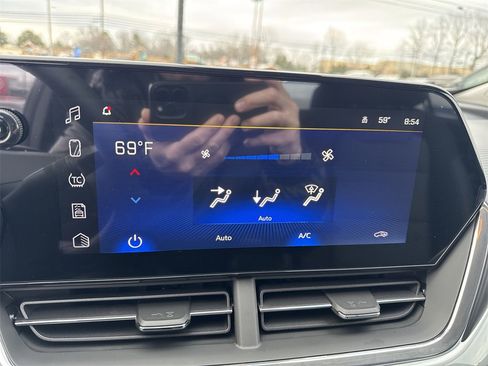 New 2026 Chevrolet Trax LT w/ LT Convenience Package image 19