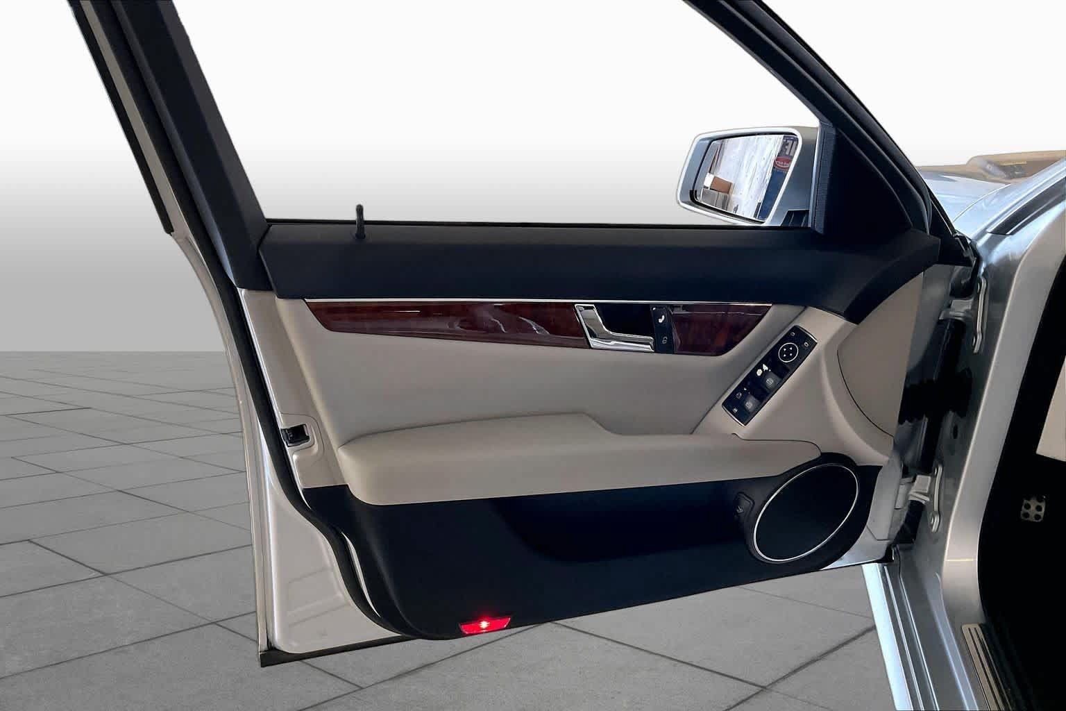 Used 2011 Mercedes-Benz C 300 Sedan image 20