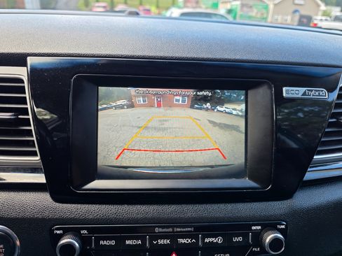 Used 2017 Kia Niro EX image 21