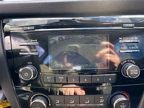 Used 2016 Nissan Rogue S image 15