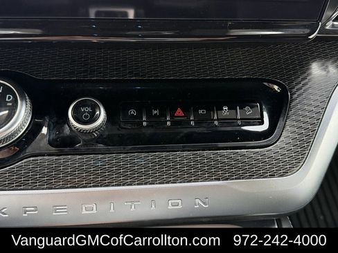 Used 2025 Ford Expedition Platinum w/ Stealth Appearance Package AWD/4WD image 23