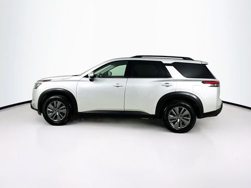 Used 2025 Nissan Pathfinder SV FWD image 4