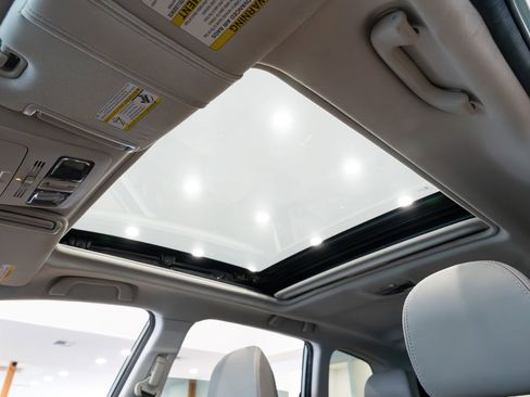 Used 2015 Subaru Forester 2.5i Limited image 5