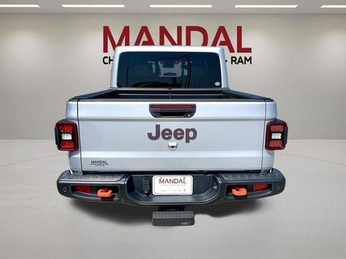 Used 2024 Jeep Gladiator Mojave AWD/4WD image 6