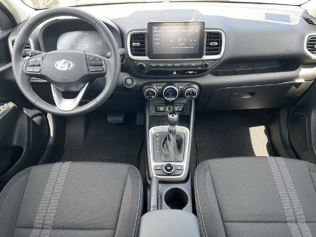 Used 2026 Hyundai Venue SEL FWD image 10