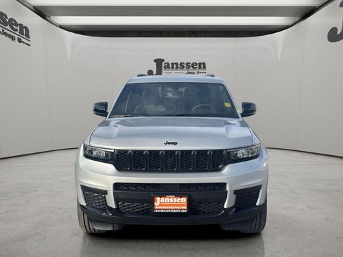 New 2025 Jeep Grand Cherokee L Altitude image 7