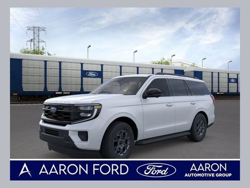 New 2026 Ford Expedition Active image 1