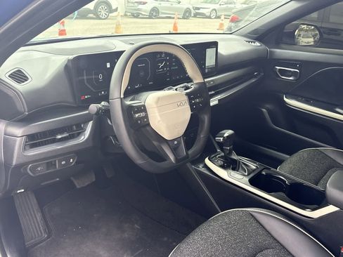 Used 2025 Kia K4 GT-Line image 2