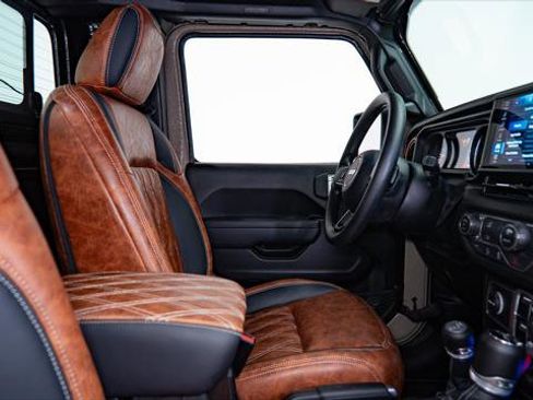 Used 2025 Jeep Wrangler Unlimited Sport AWD/4WD image 33