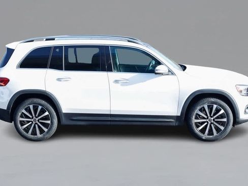 Certified 2022 Mercedes-Benz GLB 250 4MATIC w/ Premium Package Lite image 4