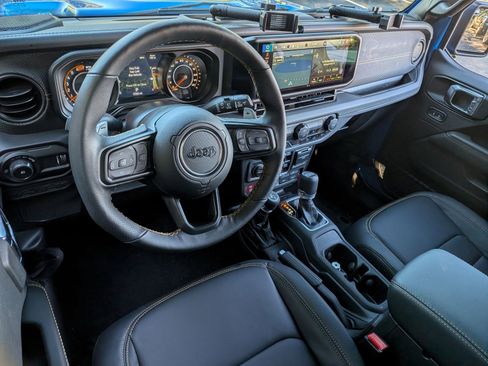 Used 2025 Jeep Wrangler Unlimited Rubicon 392 image 4