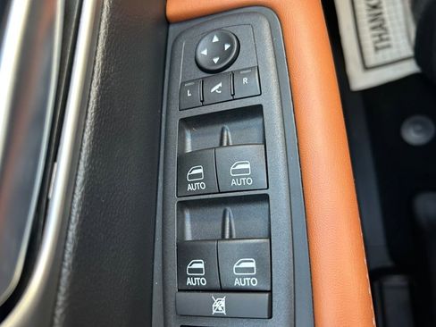 New 2026 Chrysler Pacifica Pinnacle image 15