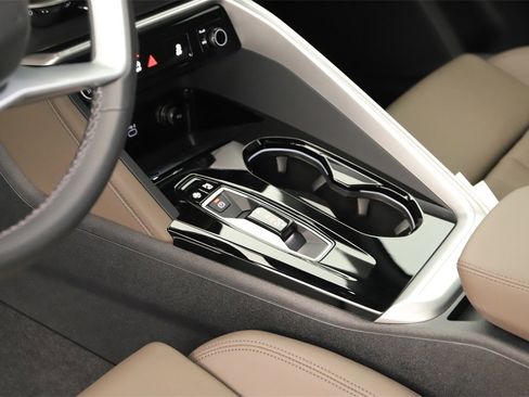 New 2025 Audi Q5 Prestige image 17