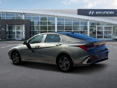 New 2026 Hyundai Elantra SEL Sport FWD image 4