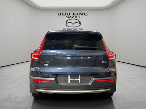 Used 2021 Volvo XC40 T5 Momentum w/ Premium Package AWD/4WD image 4