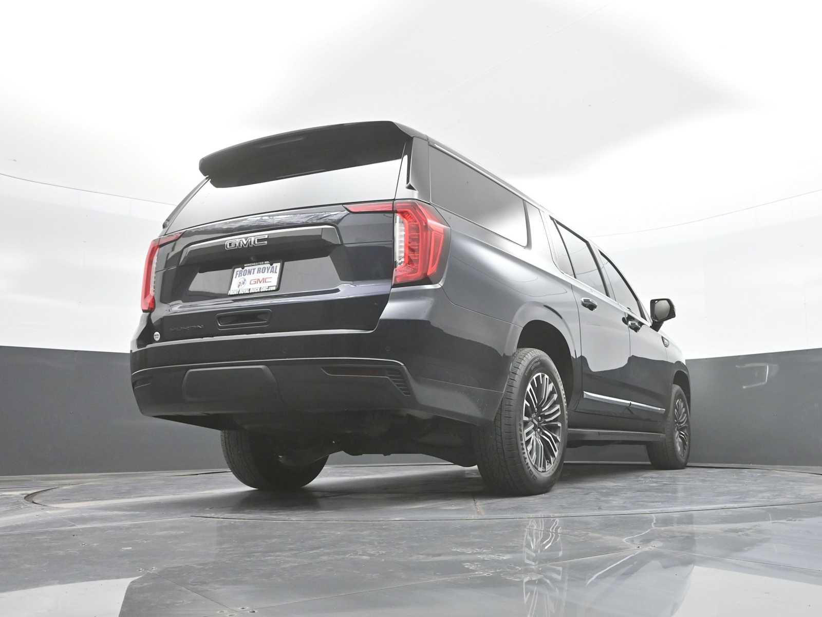 Used 2024 GMC Yukon XL SLT w/ SLT Luxury Package AWD/4WD image 52