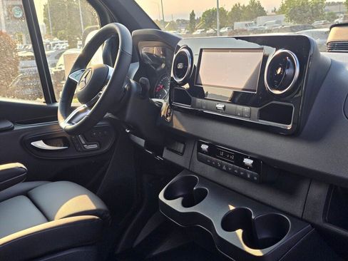 New 2026 Mercedes-Benz Sprinter 2500 image 24