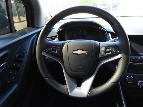 Used 2022 Chevrolet Trax LT w/ Driver Confidence Package AWD/4WD image 20