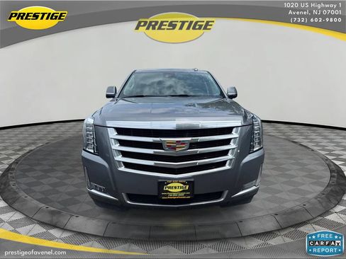 Used 2020 Cadillac Escalade Luxury AWD/4WD image 2
