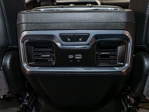 Used 2025 GMC Sierra 3500 Denali w/ Denali Reserve Package image 26