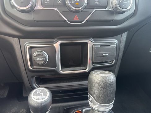 Used 2021 Jeep Wrangler Unlimited Sport AWD/4WD image 25